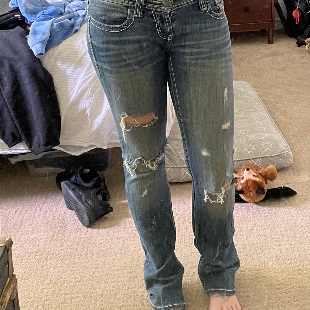 BKE Slim Bootcut distressed jeans. Medium wash. 27